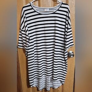 LuLaRoe Irma Tunic